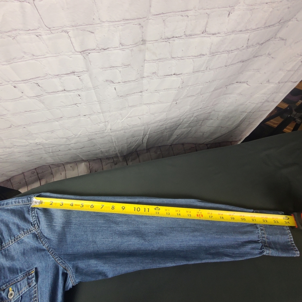 CAbi Denim Chambray Long-sleeved Button-Up # 970 Blue Med. - Picture 13 of 14